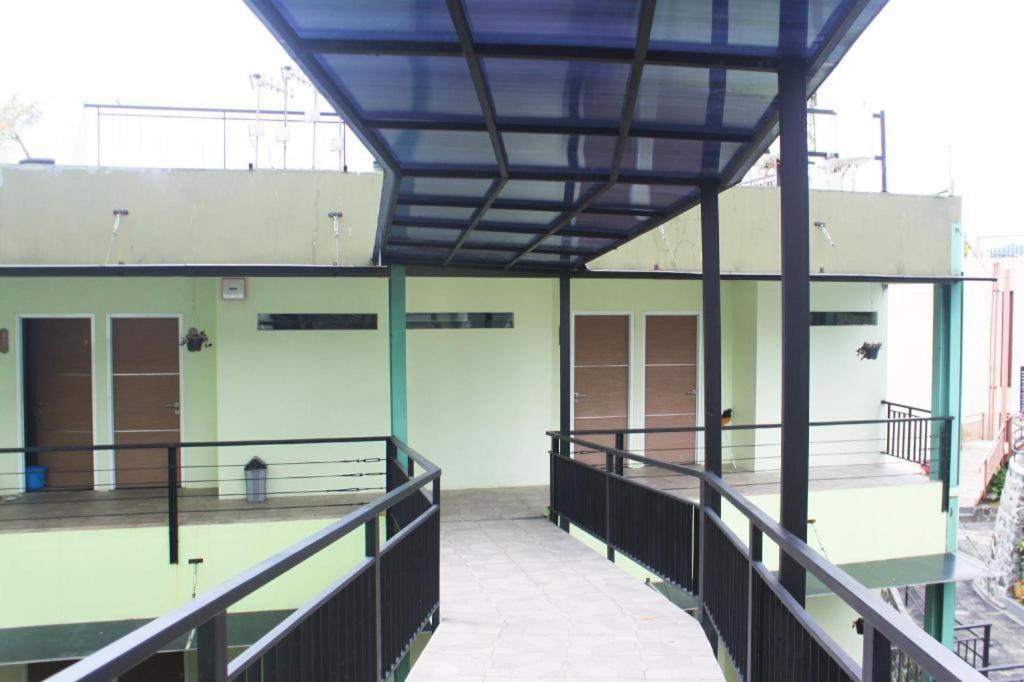 Graha Widjaja Hotel Puncak Exterior photo
